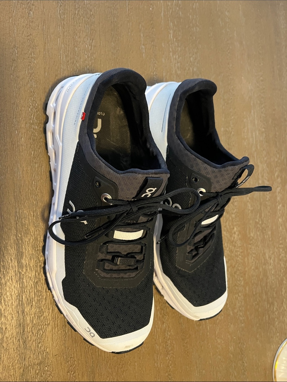 On Cloud Ultra Size 9 Black and White Running Shoes - Picture 2 of 7
